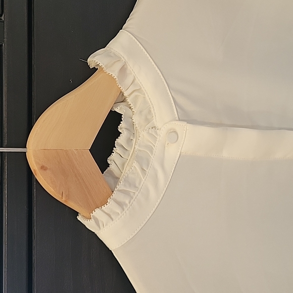 Cream/white H&M button up blouse - Picture 2 of 4